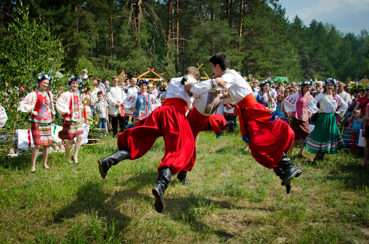 Международный фольклорный праздник «Троицкие хороводы в Орловском Полесье»