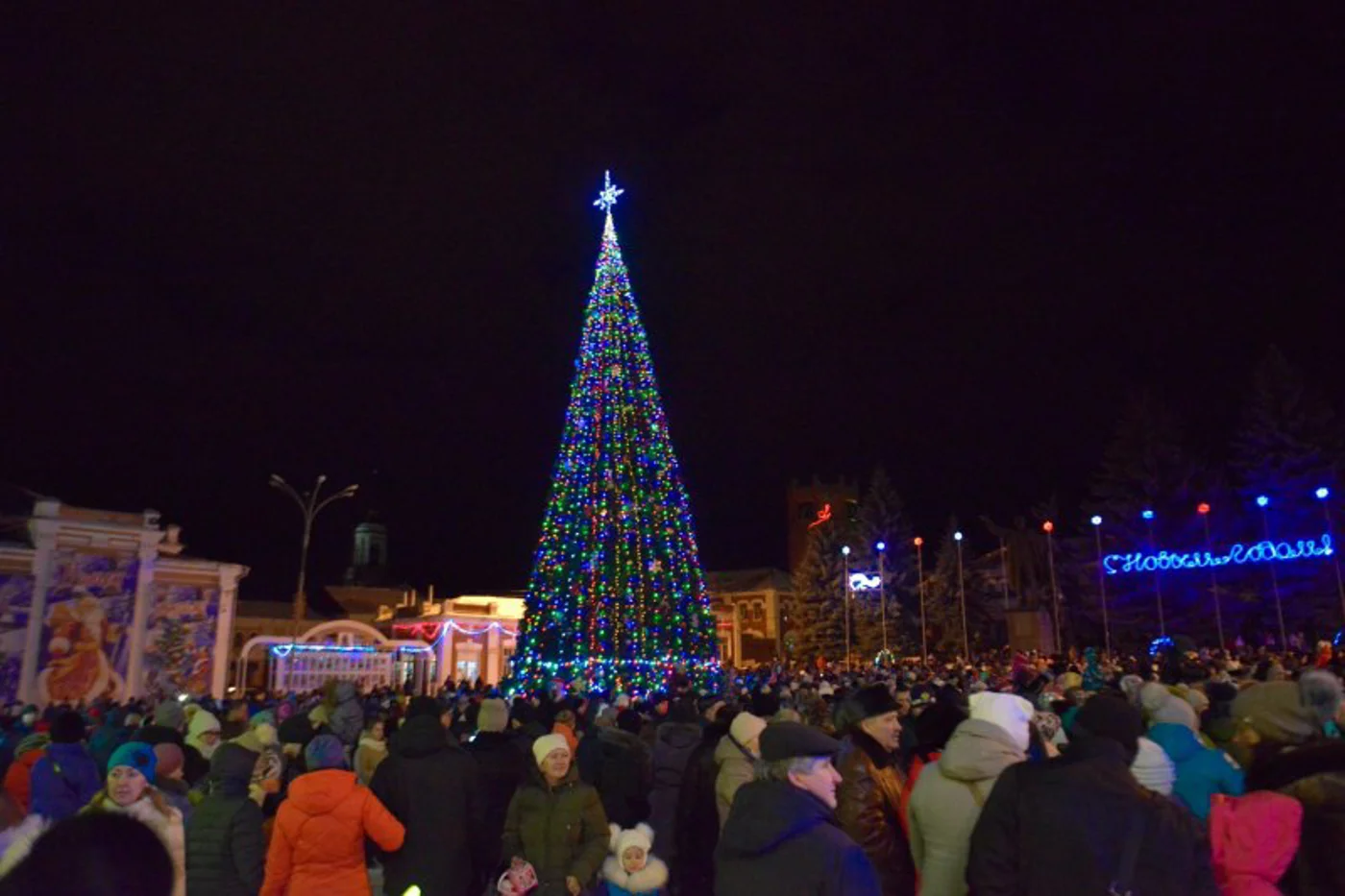 Фестиваль "Новогодние огни древнего города"