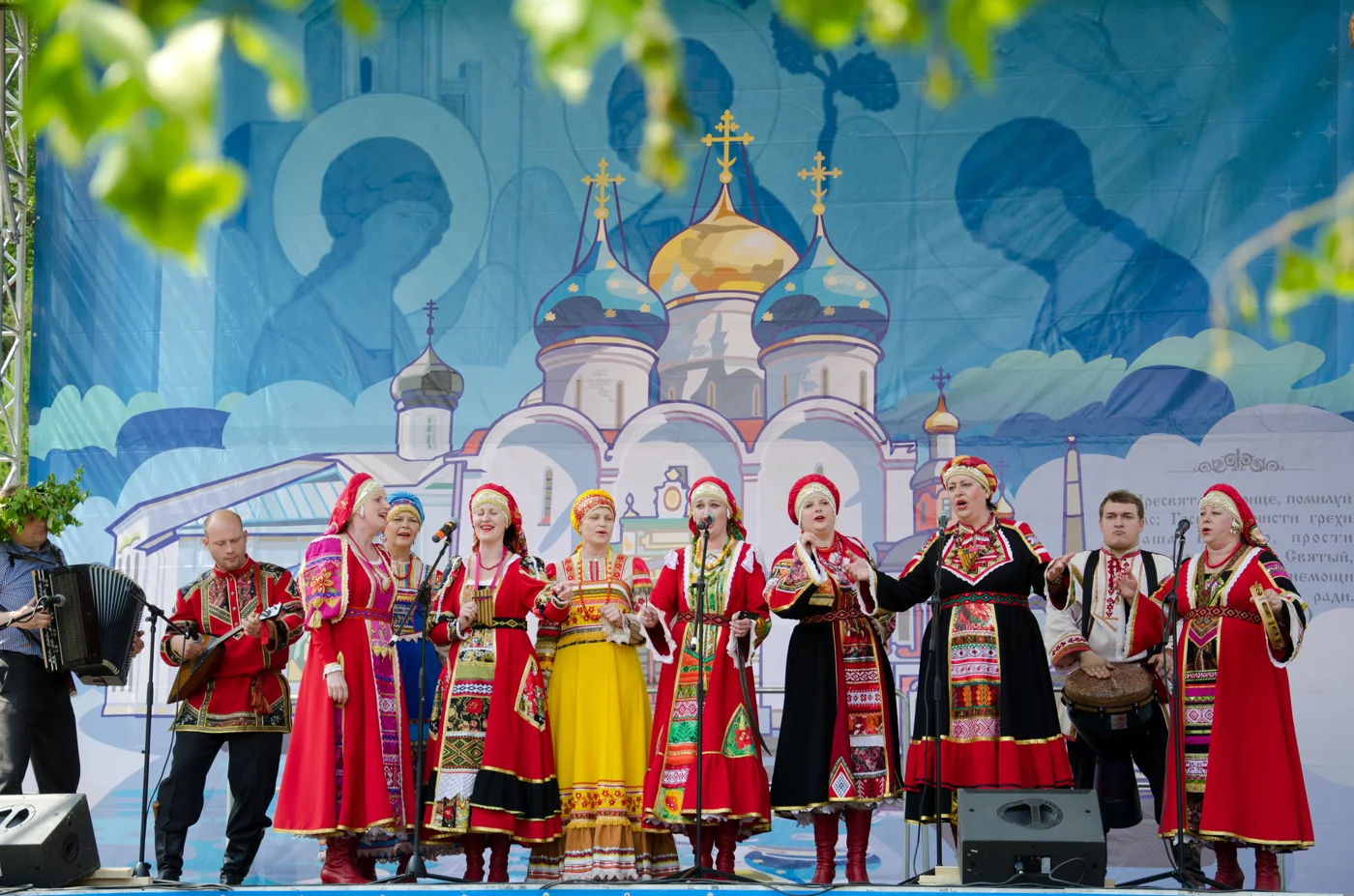Международный фольклорный праздник «Троицкие хороводы в Орловском Полесье»