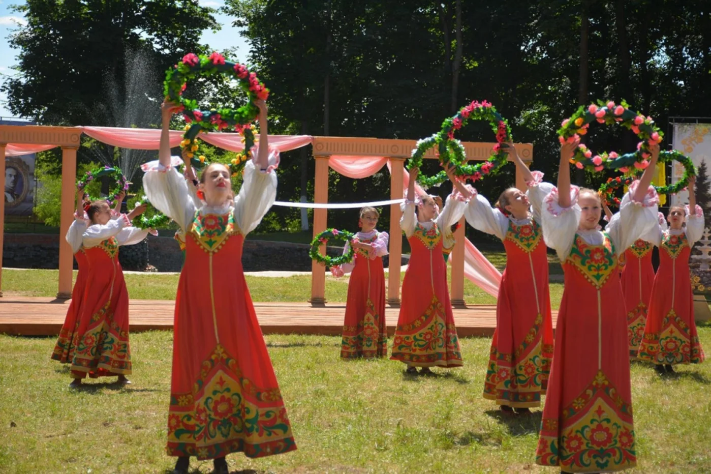Праздник, посвященный Дому Романовых «Под сенью Брасовских аллей».