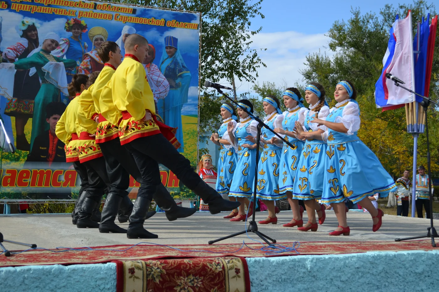 Выступление участников фестиваля