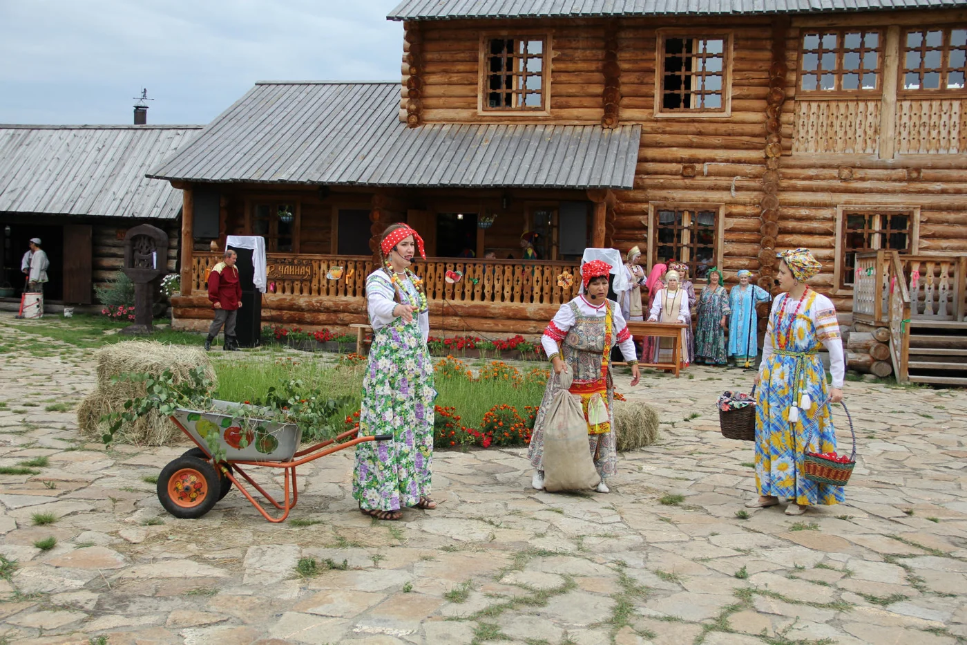 Народное гуляние «Августовские спасы»