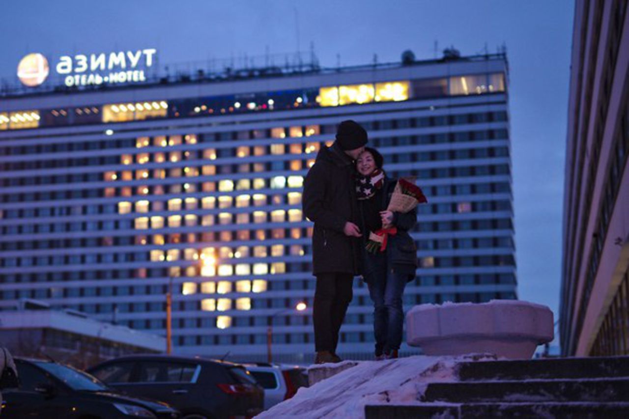  AZIMUT “зажгут сердца” на фасадах своих отелей и раздадут подарки