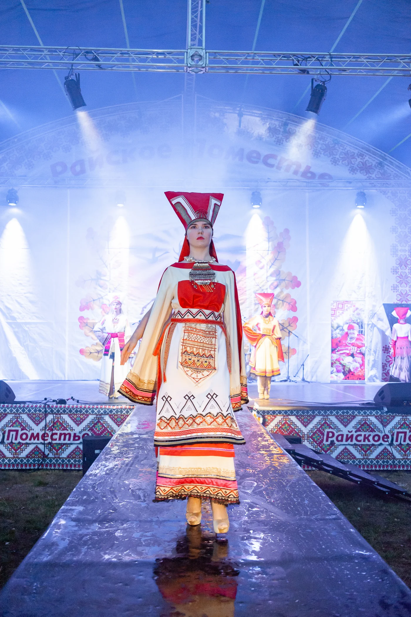 Этно-арт-шоу Всероссийский показ Высокой мордовской моды «ДаншиноFashion-2023»