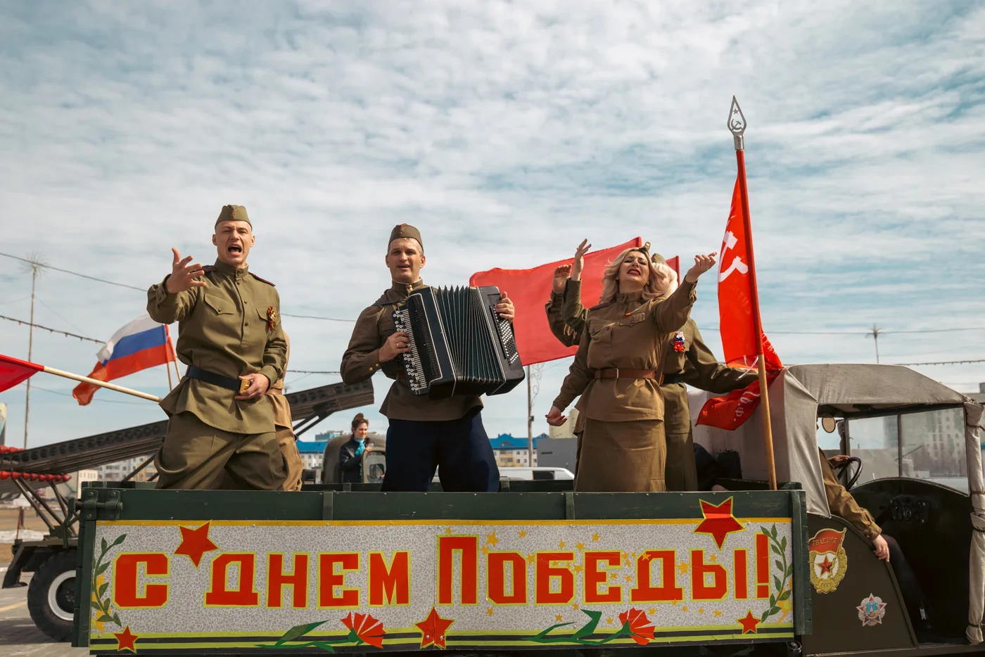 Театрализованный концерт-память "Через пламя войны…", посвященный 80-ой годовщине Великой Победы, с участием духового оркестра