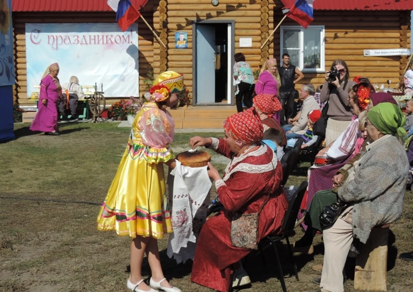 Деревенский арт-фестиваль «До третьих петухов!» 