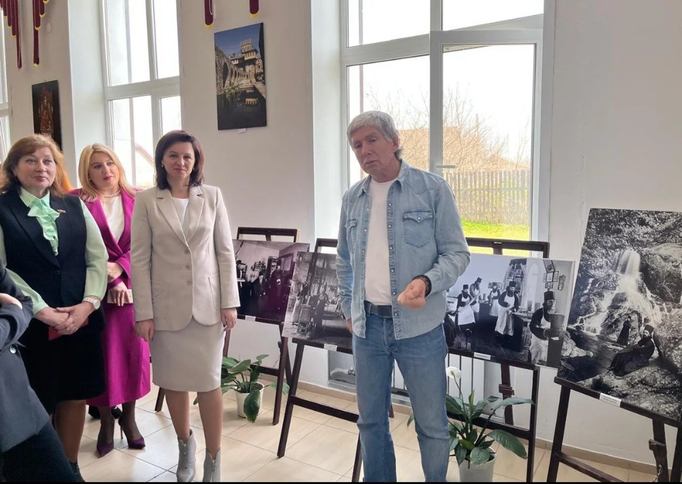  В Клетнянском районе открылась выставка «Наш Афон» фотохудожника Костаса Асимиса
