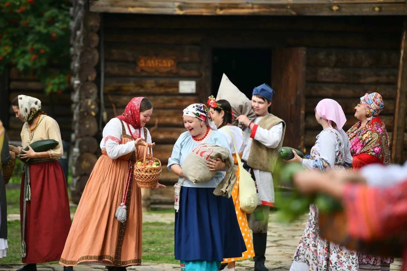 Народный праздник "Августовские спасы"