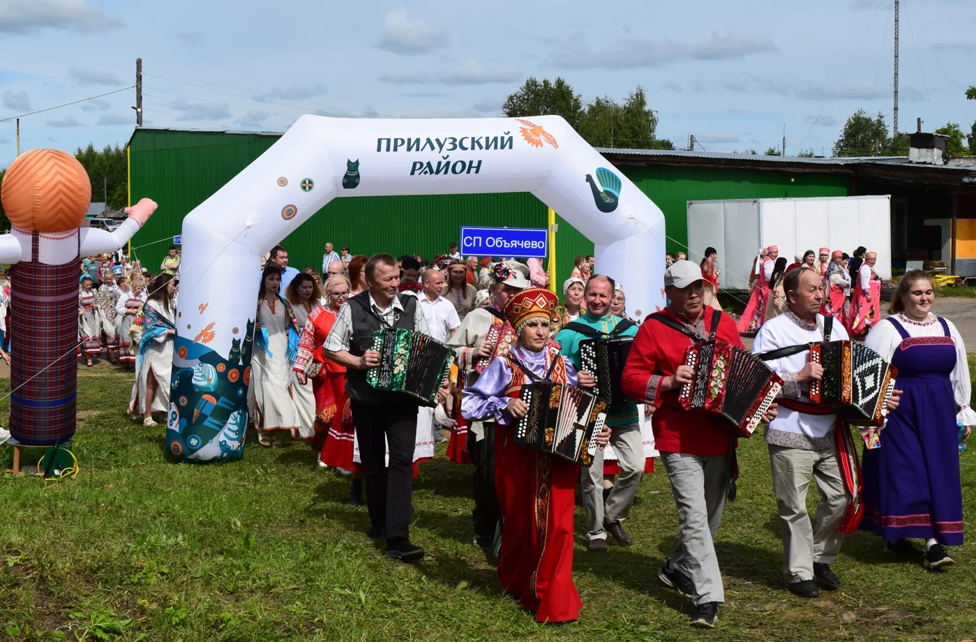 Республиканский праздник народного творчества «Луза дорса гаж» (Веселье на берегу реки Лузы)