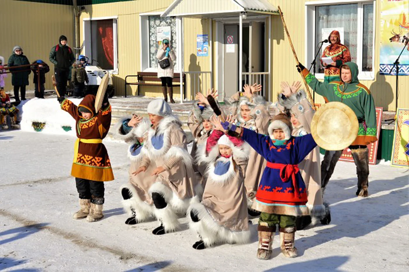 Районный традиционный национальный праздник коренных малочисленных народов Севера «Праздник охотника и оленевода»